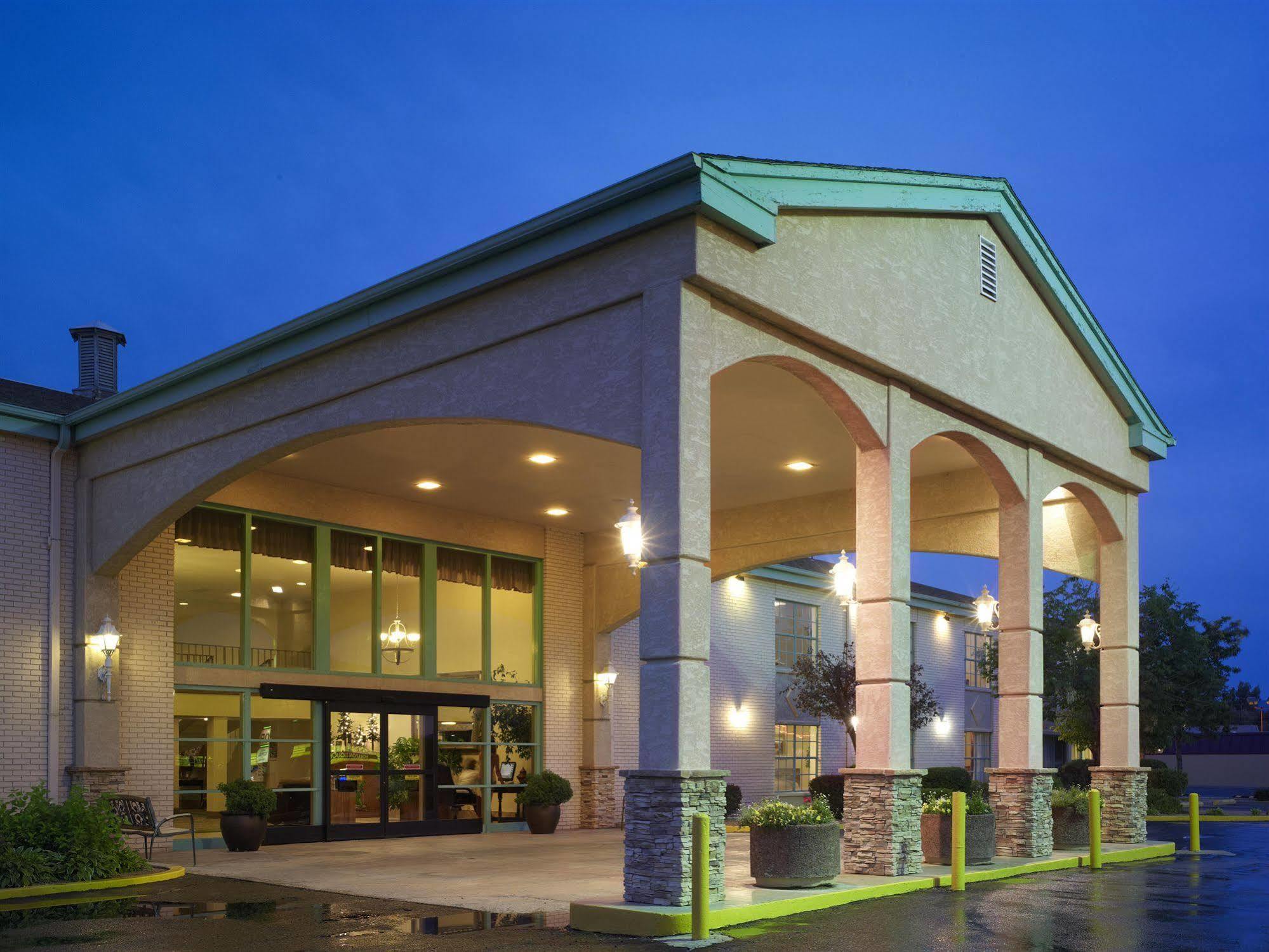 Travelodge By Wyndham غراند جنكشن المظهر الخارجي الصورة
